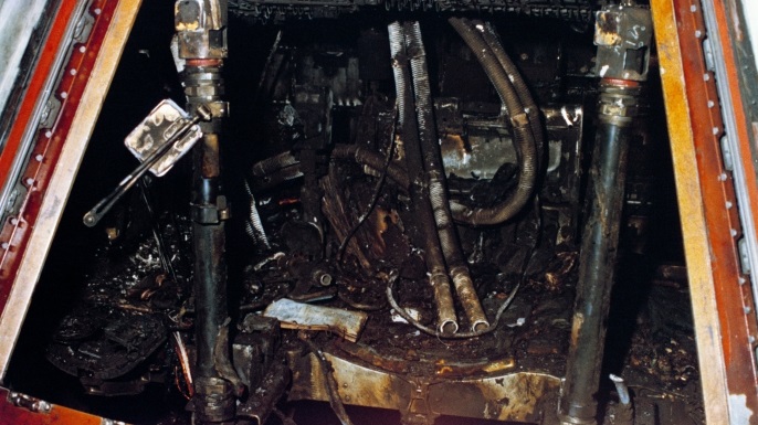 صورة من داخل كبسولة المركبة الفضائية أبولو 1 تظهر آثار الحريق 