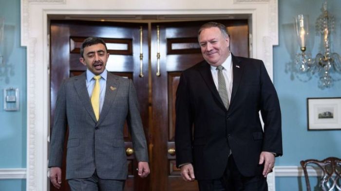 وزيرا الخارجية الأمريكي مايك بومبيو والإماراتي عبد الله زايد آل نهيان خلال زيارة الأخير لواشنطن