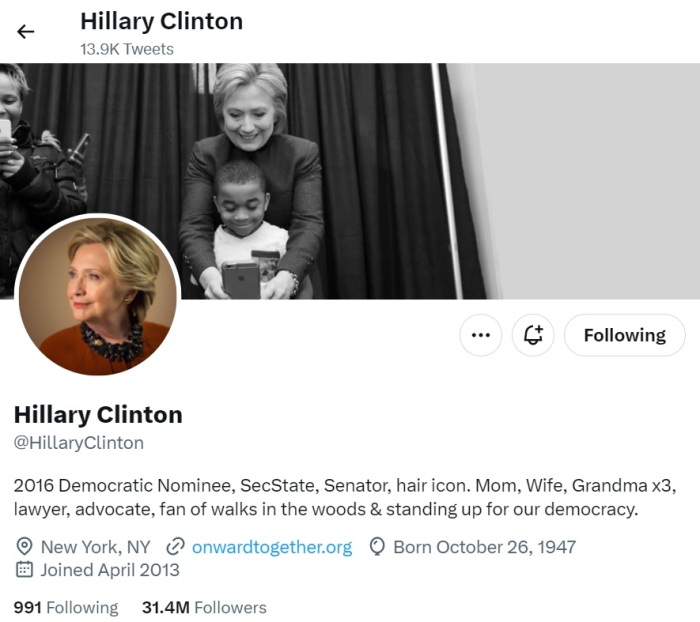 حساب هيلاري كلينتون علي التويتر بدون علامات تحقق